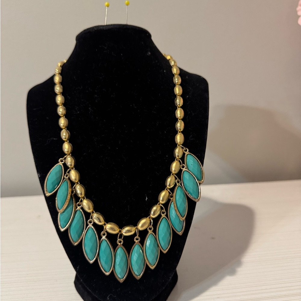 Elegant Gold and Turquoise Necklace